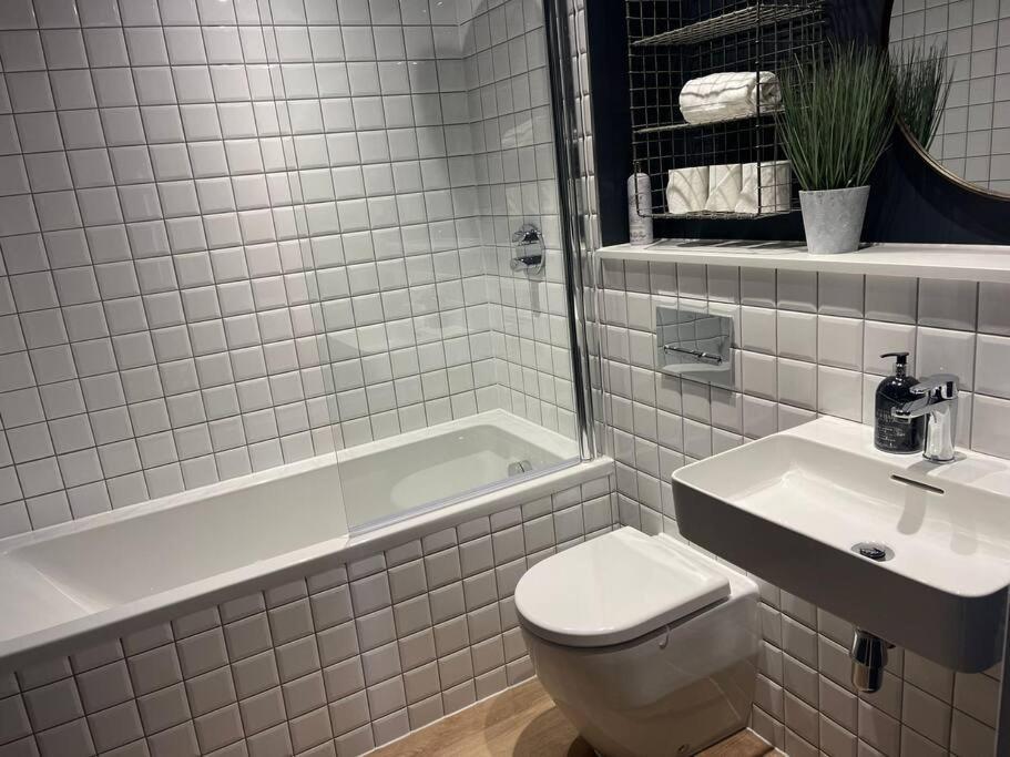 Trendy Apartment In Cardiff Free Parking מראה חיצוני תמונה