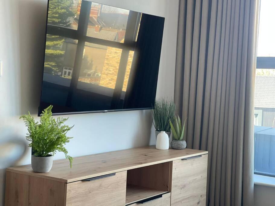 Trendy Apartment In Cardiff Free Parking מראה חיצוני תמונה