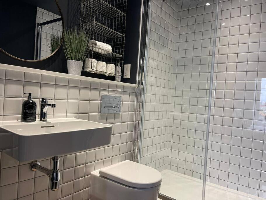 Trendy Apartment In Cardiff Free Parking מראה חיצוני תמונה